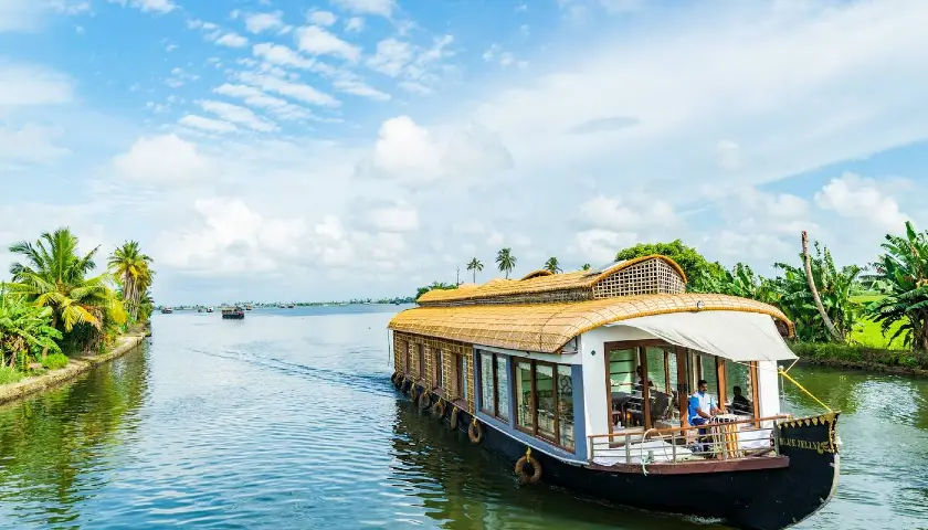 kerala-tour-package-from-delhi